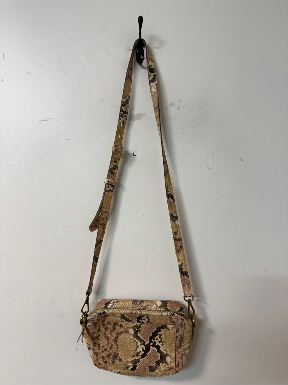 Madewell Snakeskin-Print Crossbody Bag in Beige and Brown